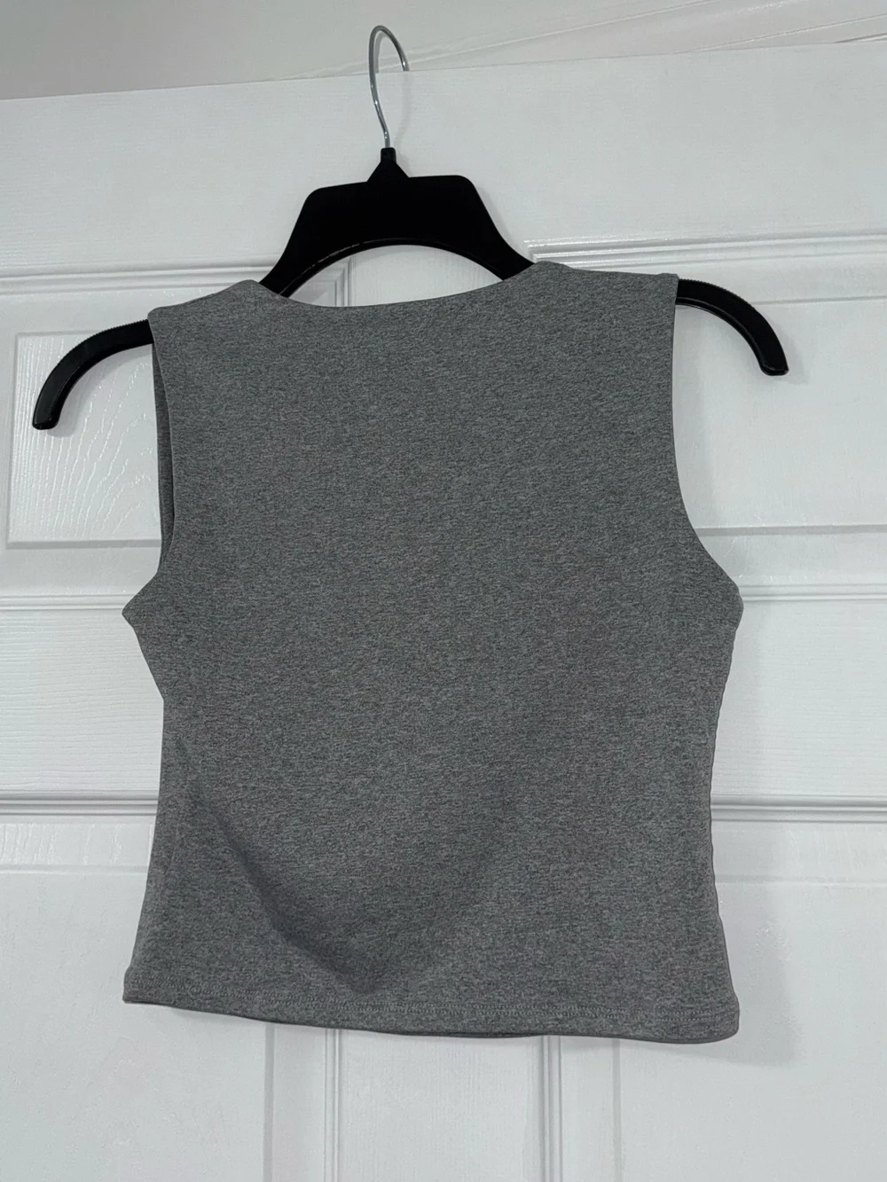 Cropped Tank Top - Picture 2 of 2